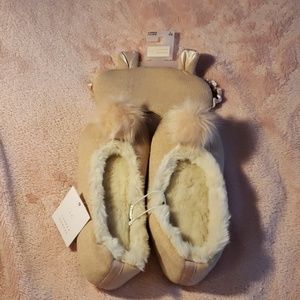 NWT Eye Mask and Slippers Size L 9-10